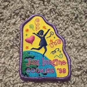 Vintage 1998 Girl Scouts Cookie Badge